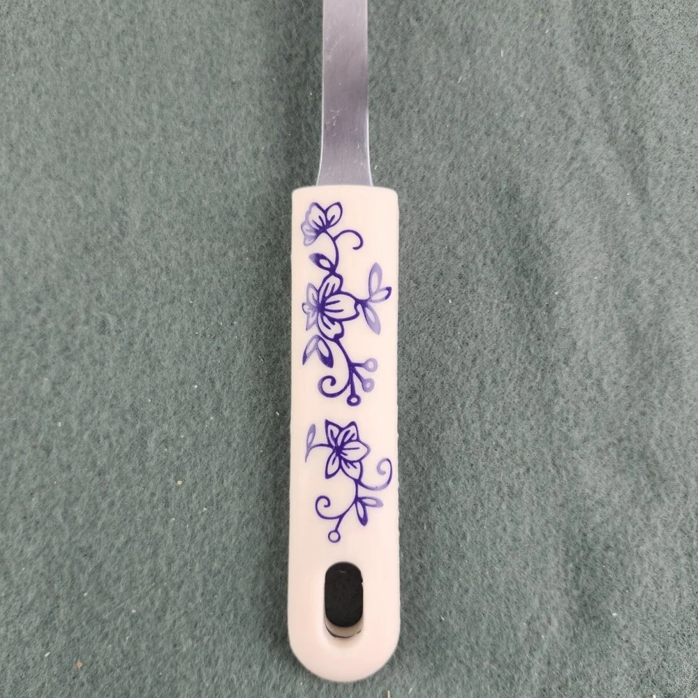 Temp-tations by Tara Blue Floral Lace Grandma Stainless Spatula Silicone‎ Handle